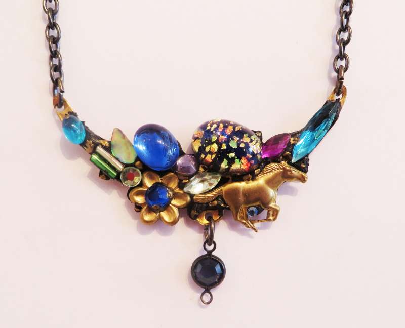 Small bower necklace 